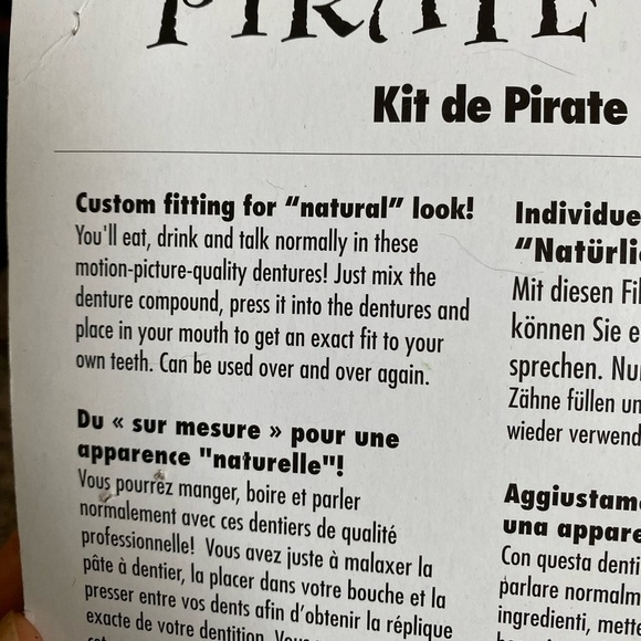 ADULT PIRATE Accessories Kit Costumes: eye patch, bandana, beard, teeth - Picture 8 of 9